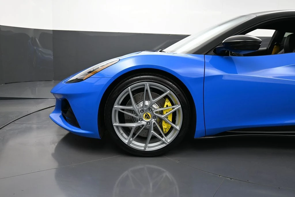 2026 Lotus Emira - Image 12 of 31