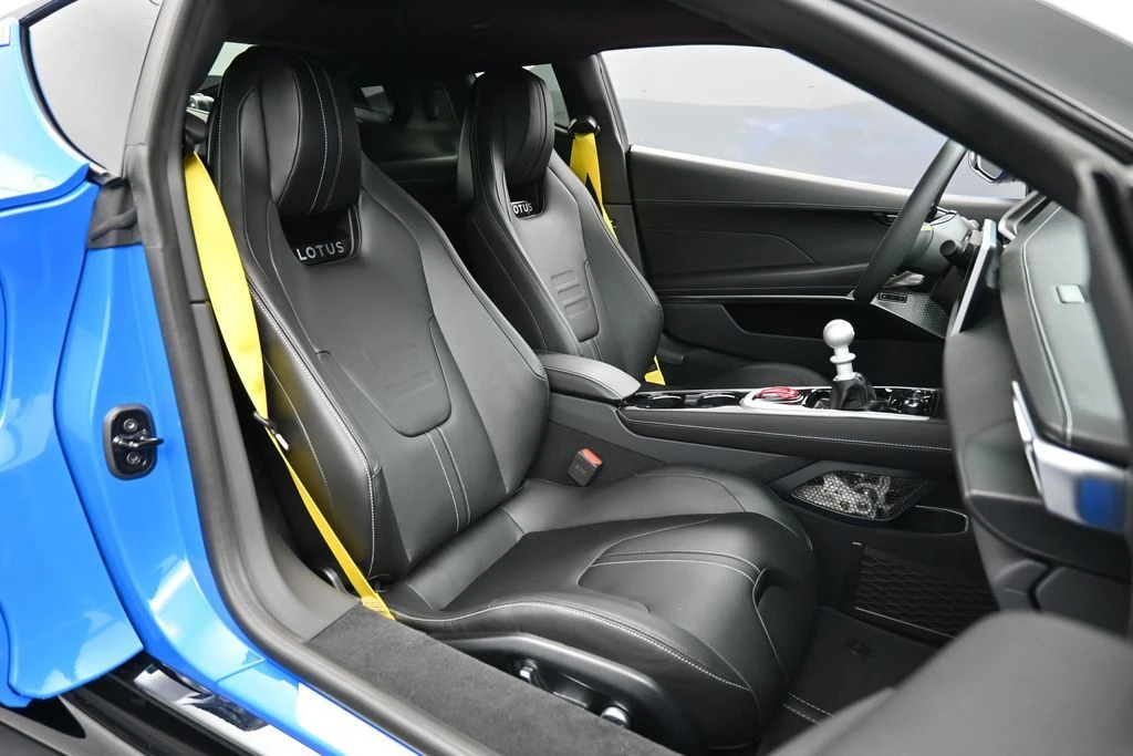 2026 Lotus Emira - Image 26 of 31