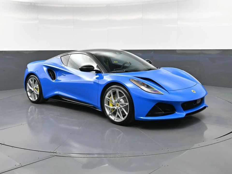 2026 Lotus Emira - Image 10 of 31
