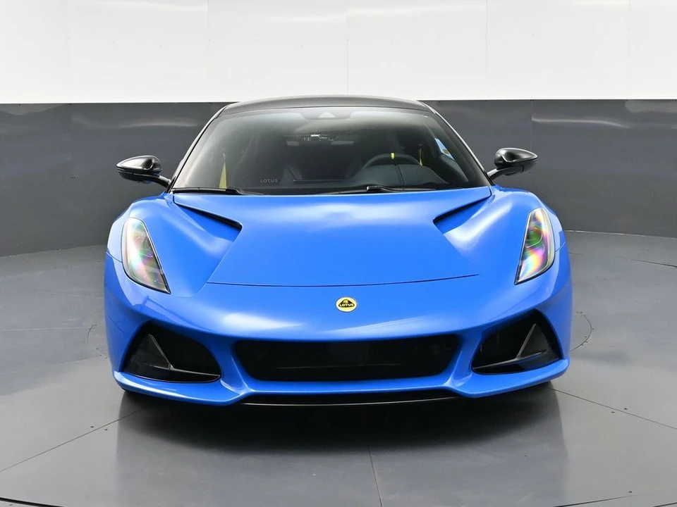 2026 Lotus Emira - Image 11 of 31
