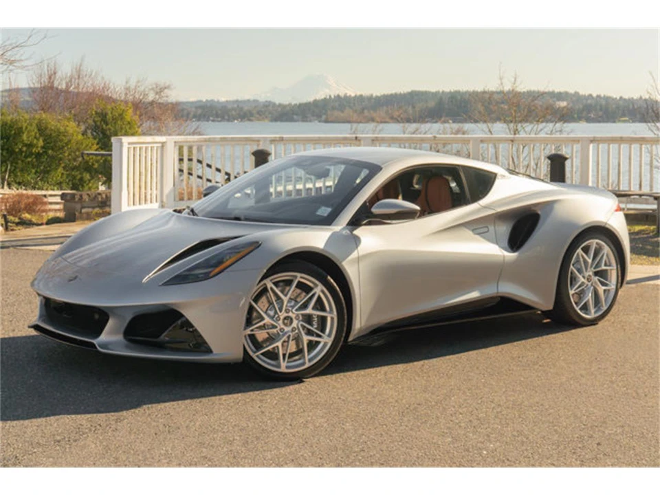 2026 Lotus Emira - Image 28 of 30