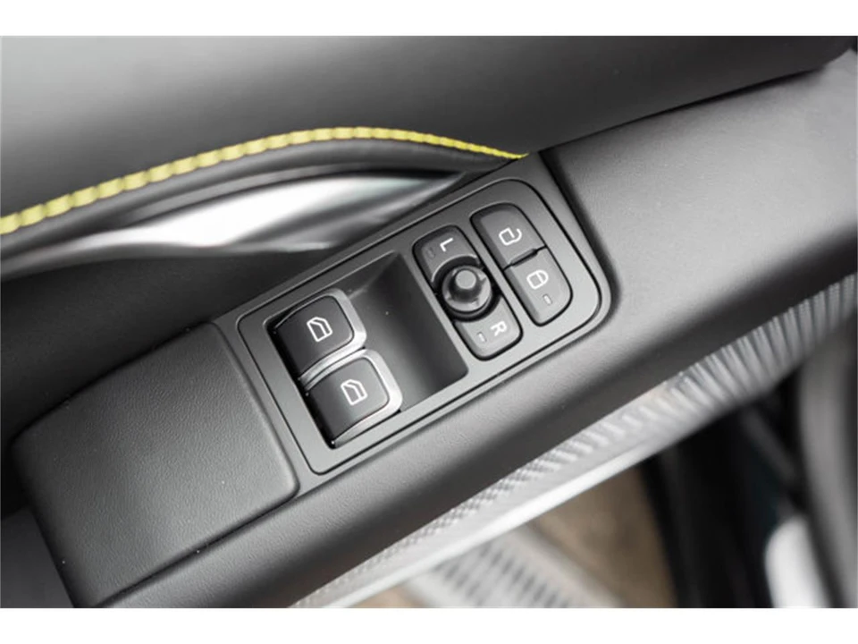 2026 Lotus Emira - Image 11 of 12