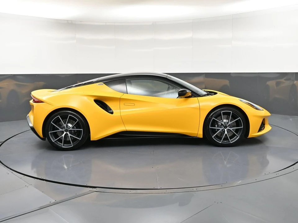 2026 Lotus Emira - Image 9 of 31