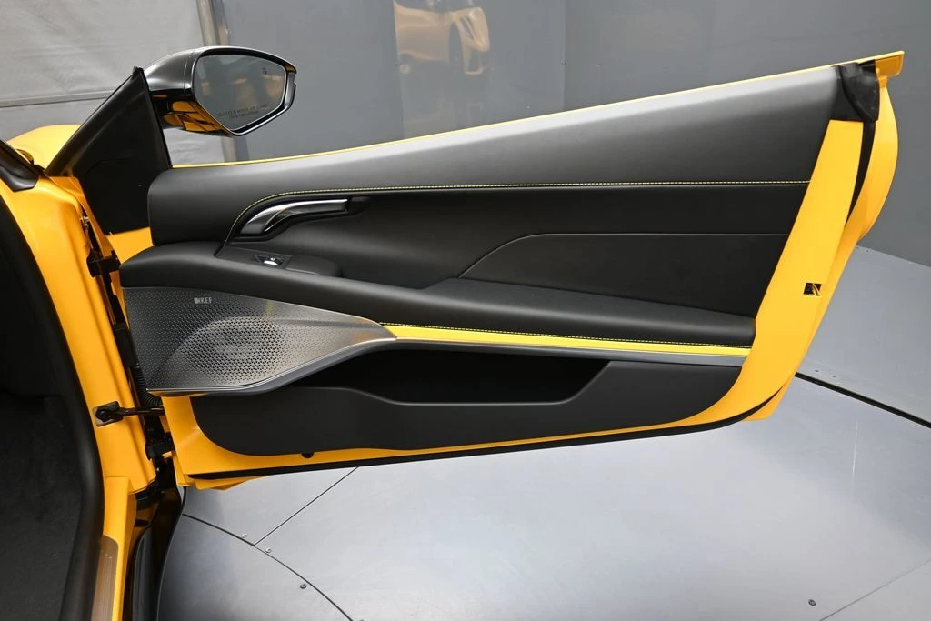 2026 Lotus Emira - Image 22 of 31