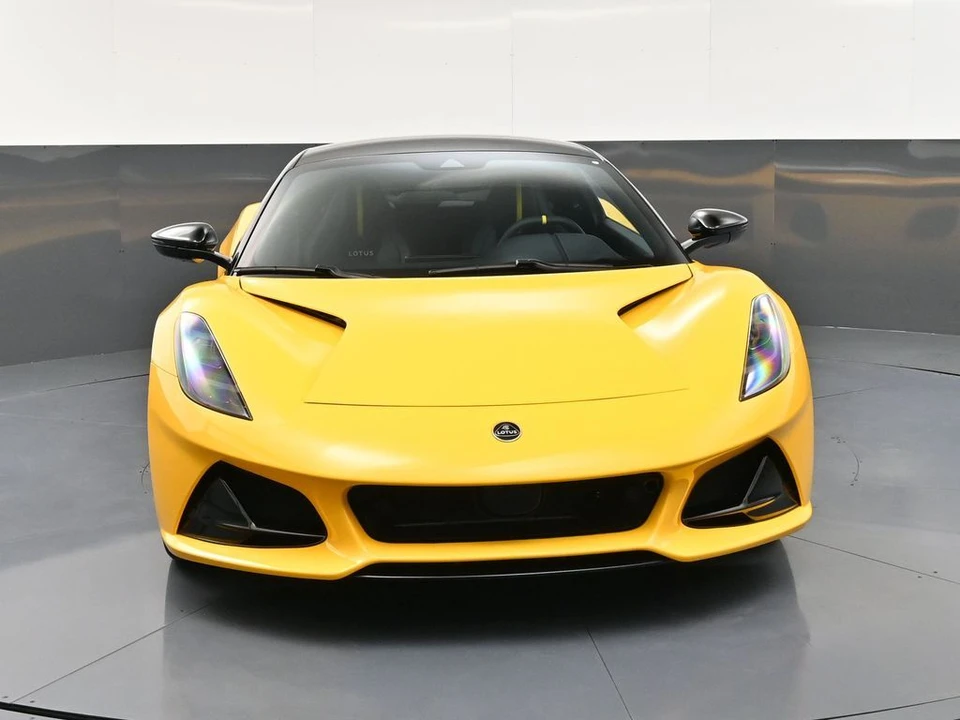 2026 Lotus Emira - Image 11 of 31
