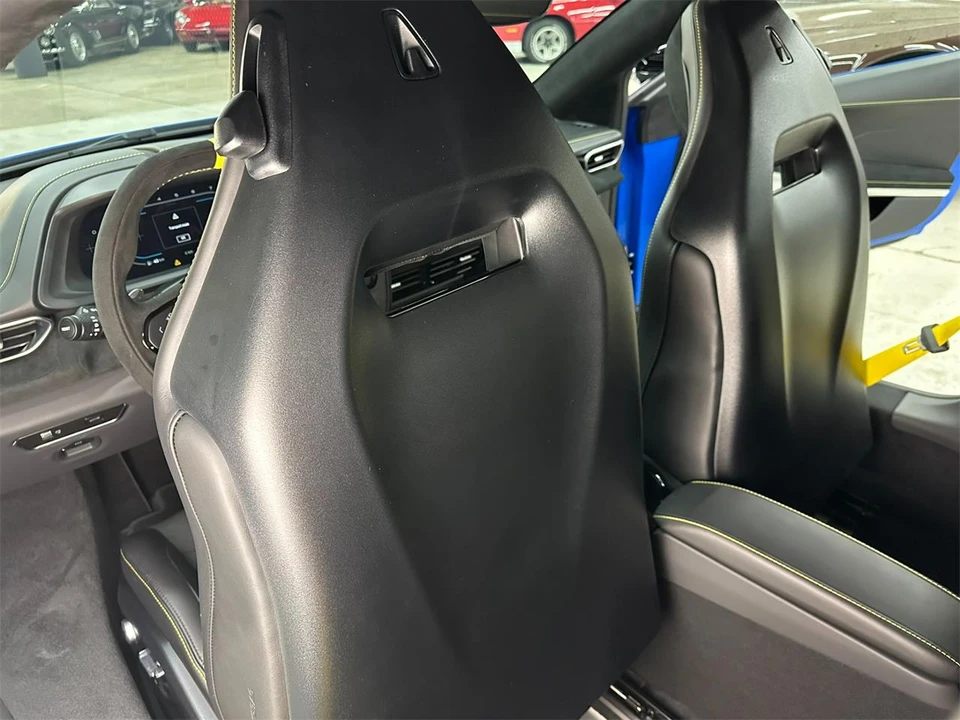 2026 Lotus Emira - Image 23 of 31