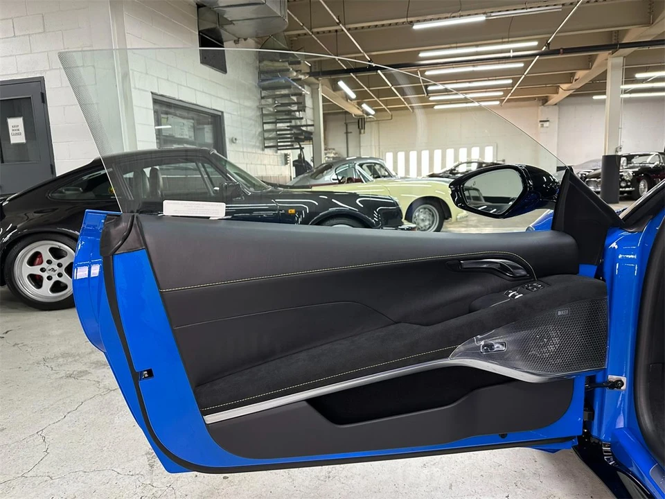 2026 Lotus Emira - Image 27 of 31