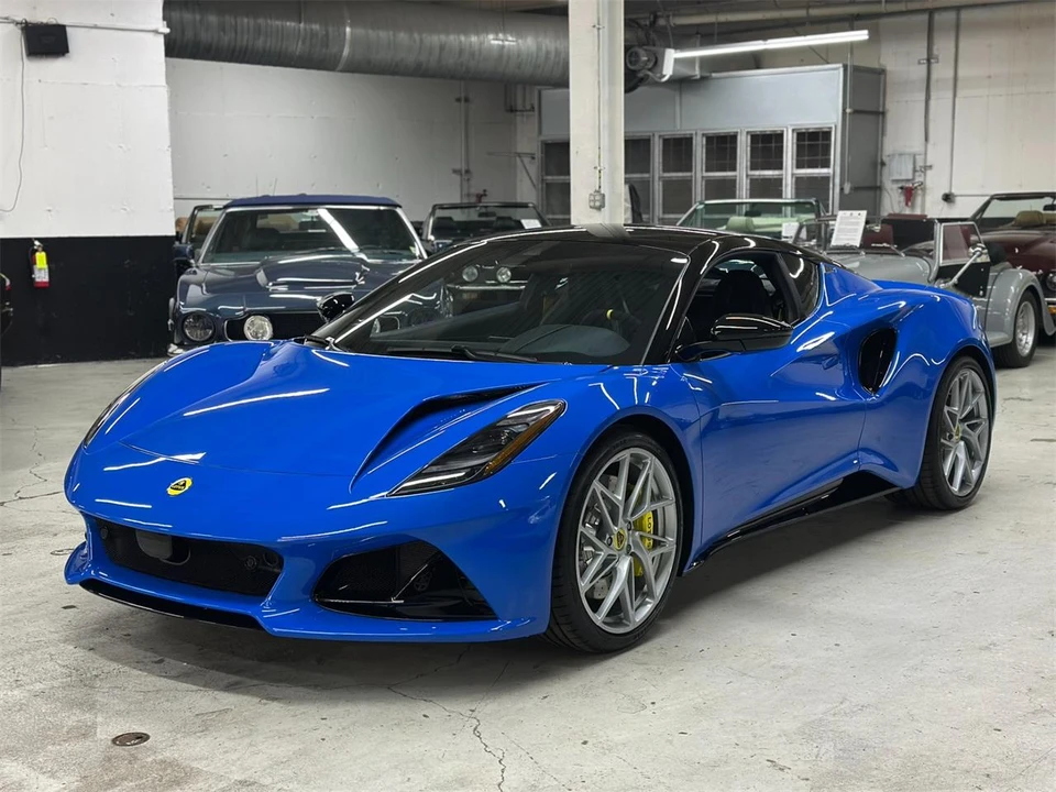 2026 Lotus Emira - Image 3 of 31