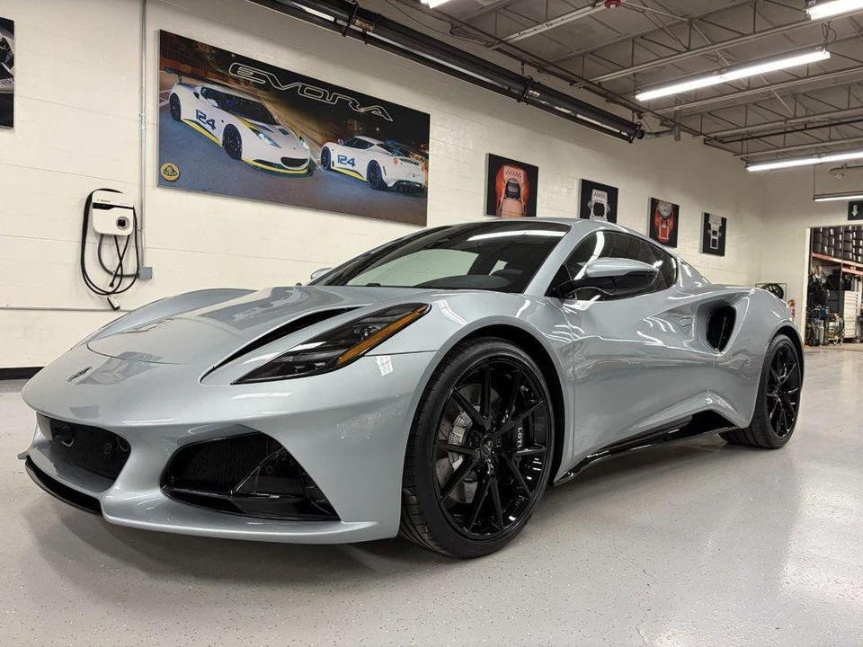 2026 Lotus Emira - Image 10 of 31