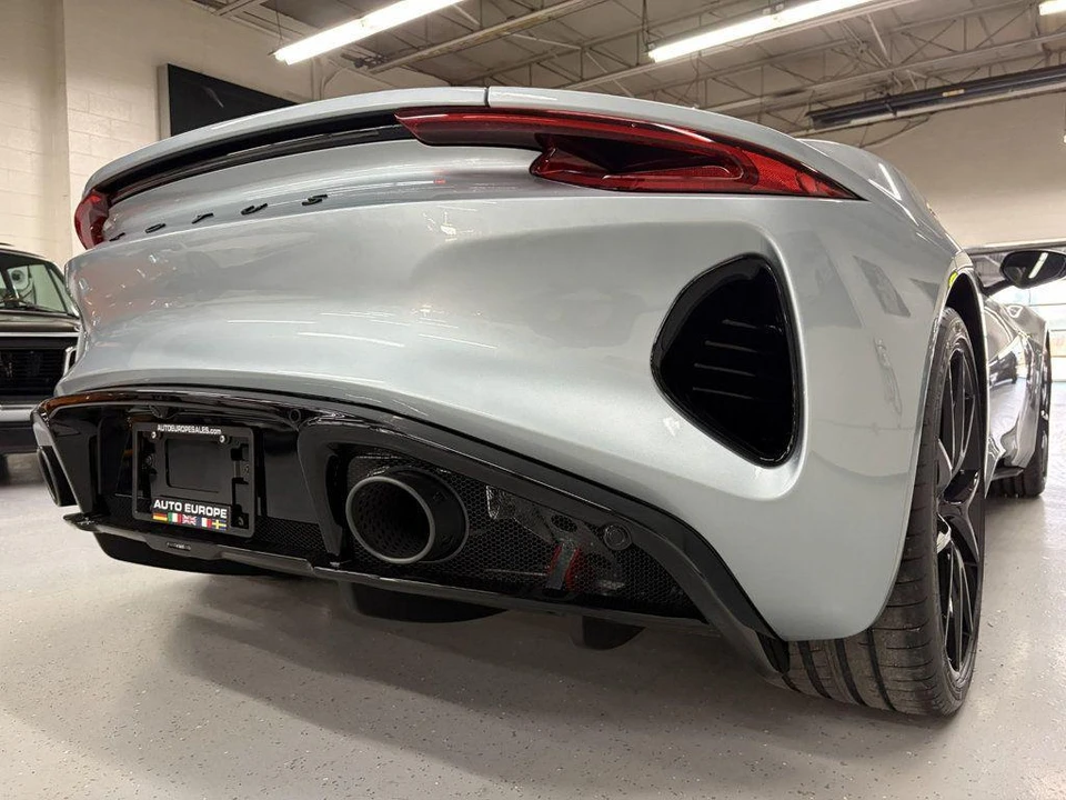 2026 Lotus Emira - Image 15 of 31