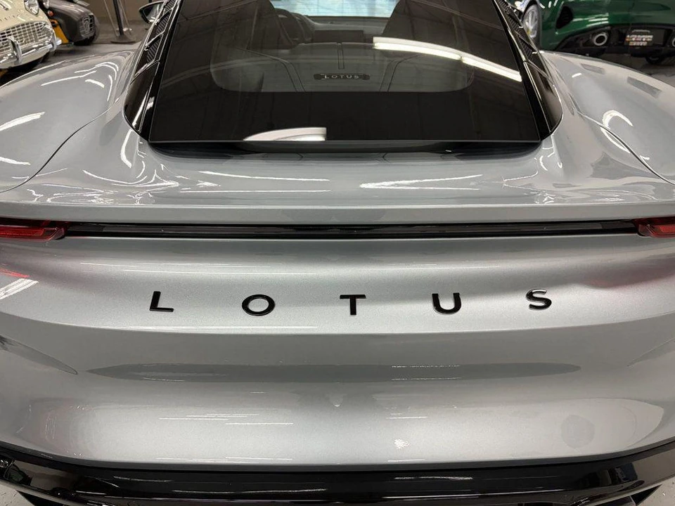 2026 Lotus Emira - Image 16 of 31