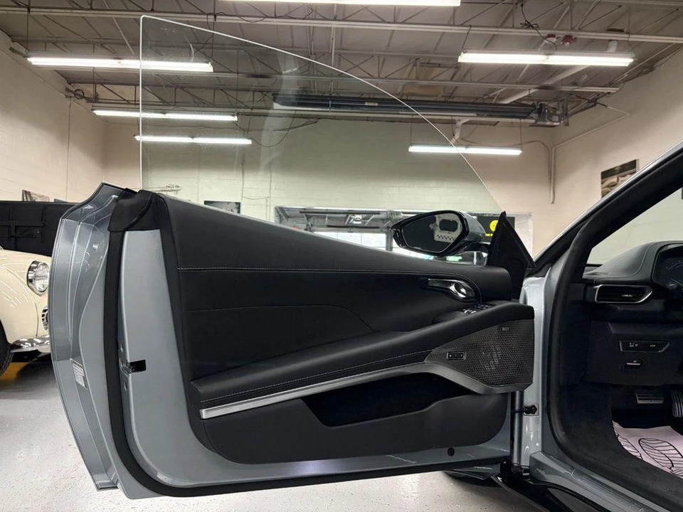 2026 Lotus Emira - Image 27 of 31