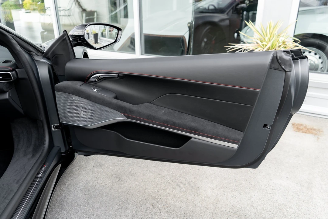 2026 Lotus Emira - Image 23 of 31