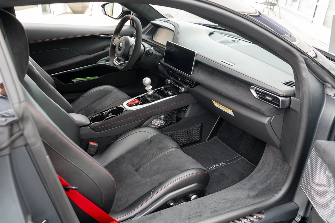 2026 Lotus Emira - Image 23 of 31