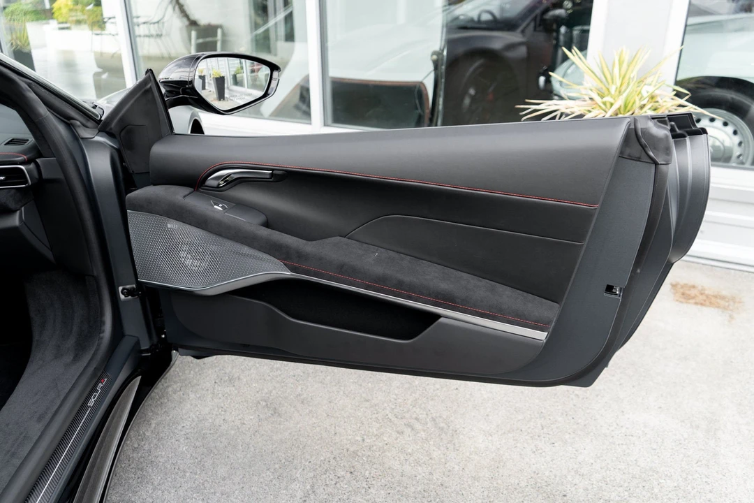 2026 Lotus Emira - Image 24 of 31