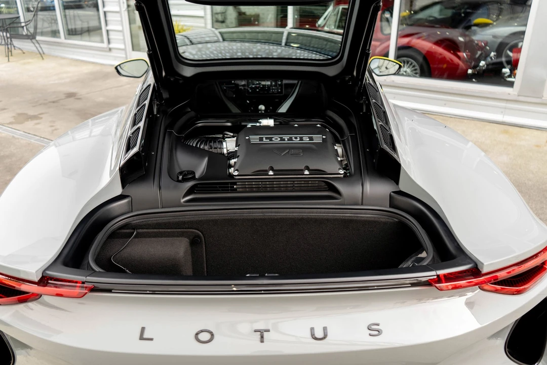 2026 Lotus Emira - Image 27 of 31