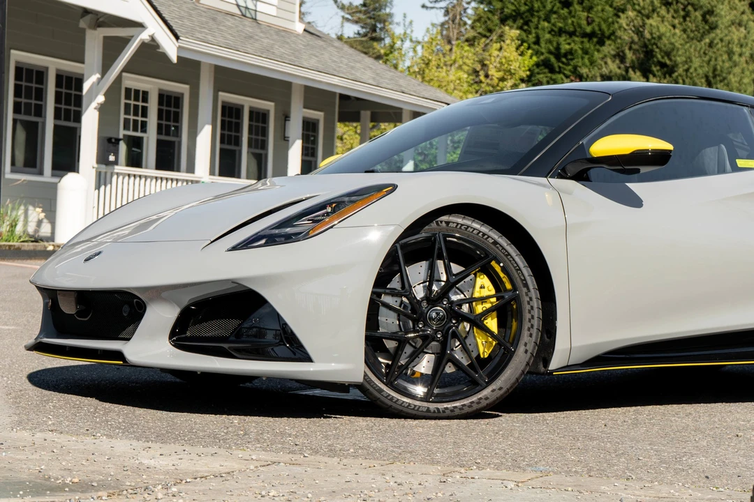 2026 Lotus Emira - Image 7 of 31