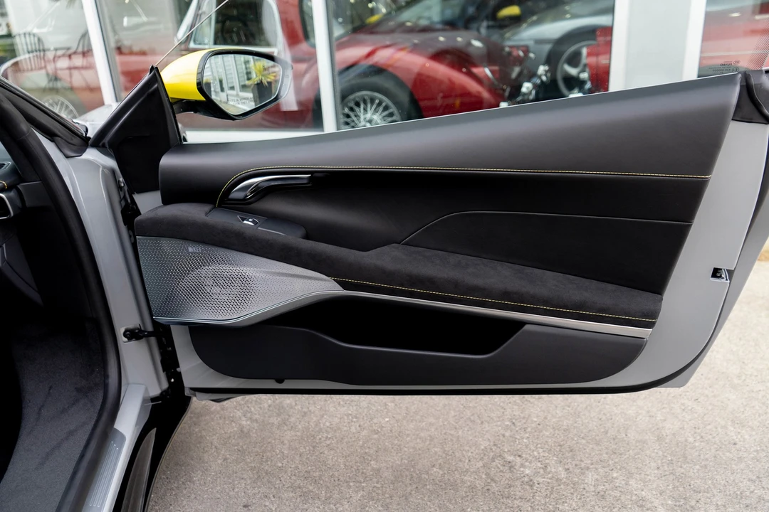 2026 Lotus Emira - Image 25 of 31