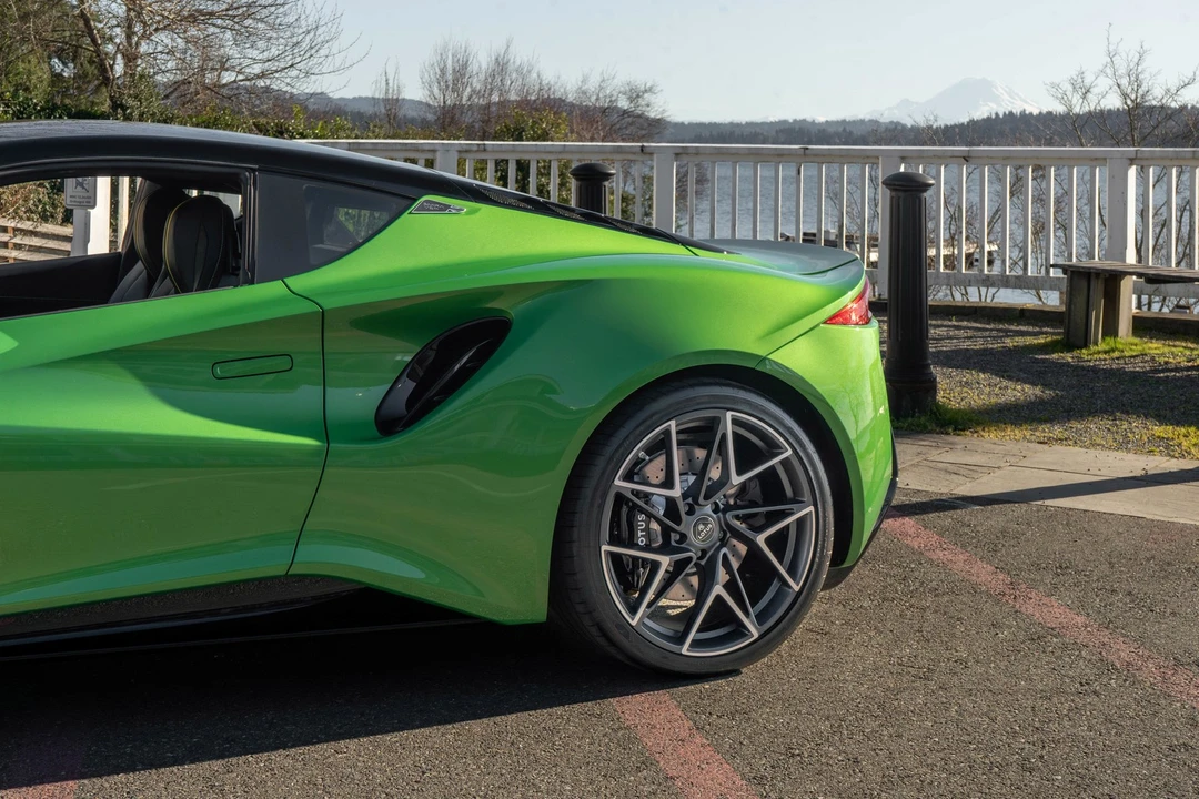2026 Lotus Emira - Image 4 of 21