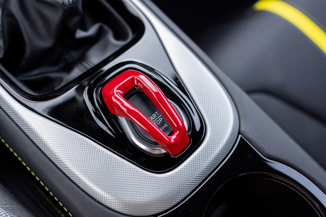 2026 Lotus Emira - Image 17 of 21