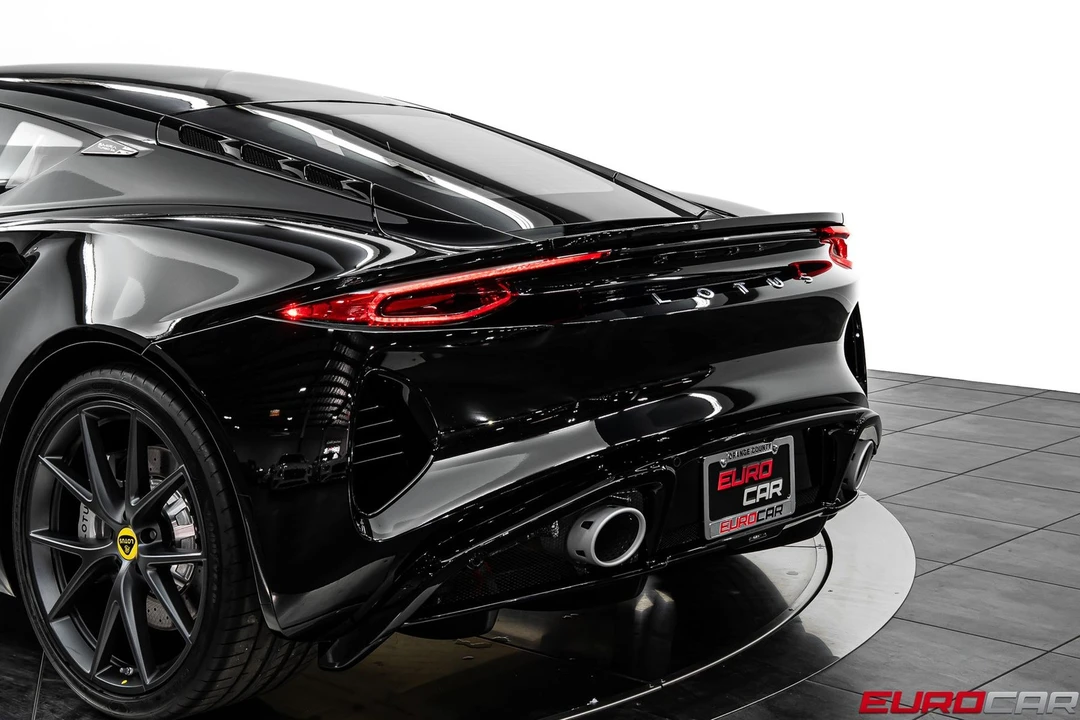 2026 Lotus Emira - Image 17 of 31