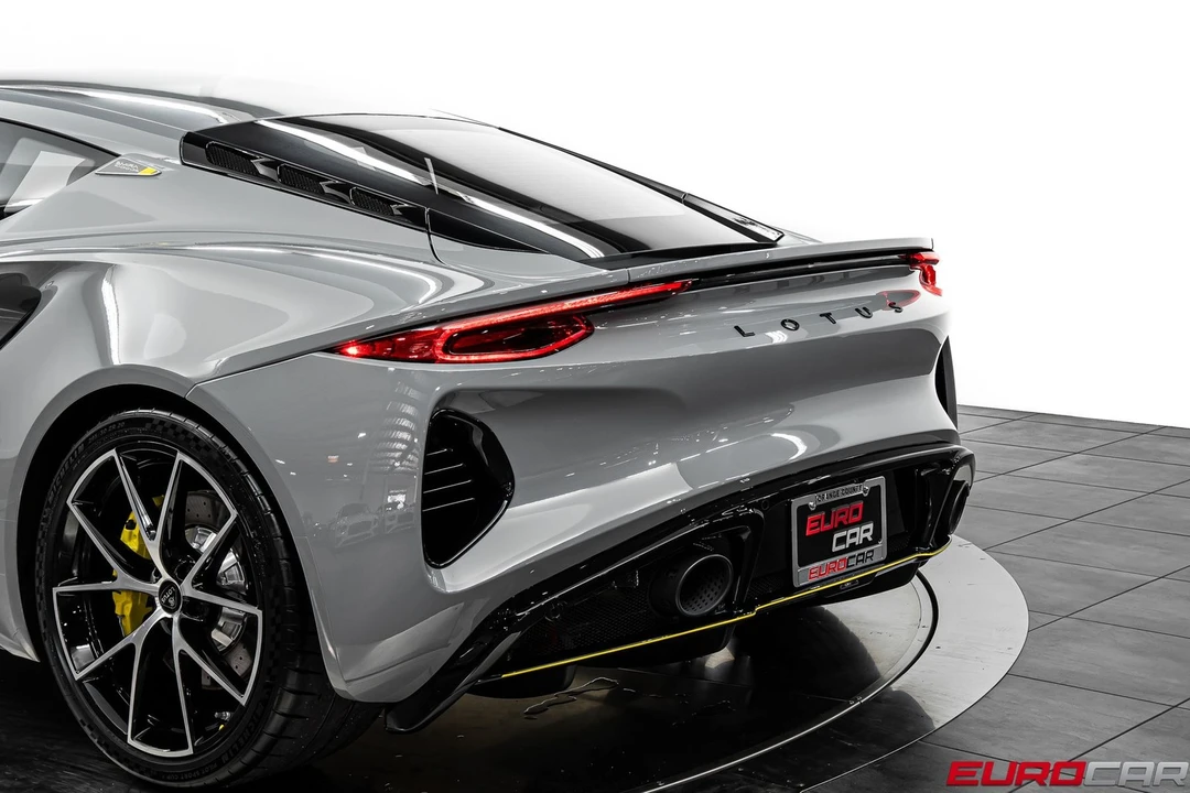 2026 Lotus Emira - Image 19 of 31