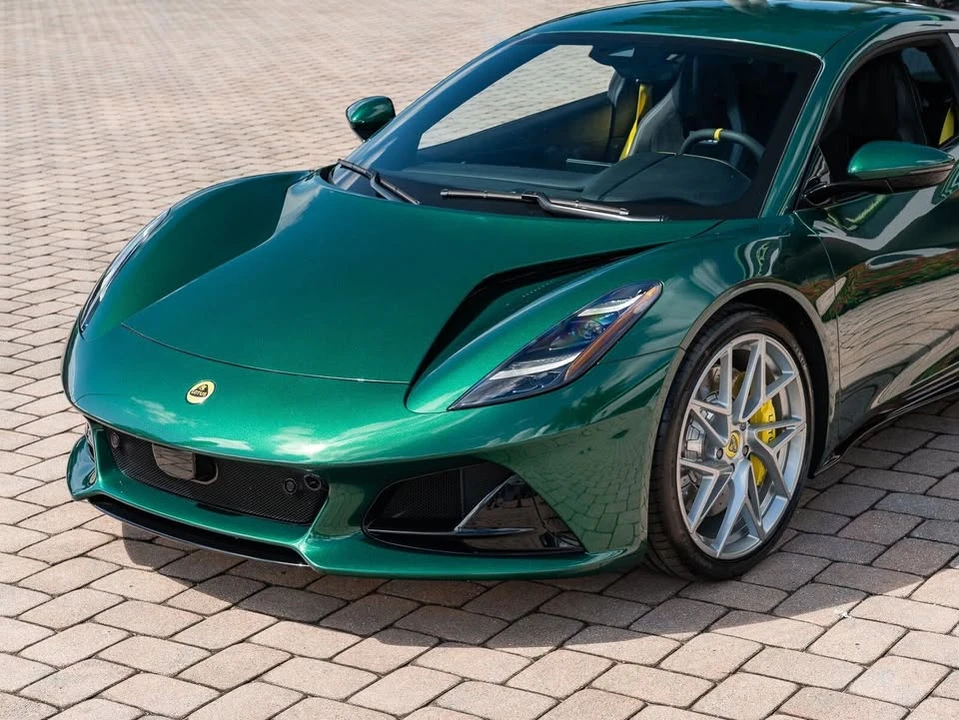 2026 Lotus Emira - Image 11 of 20