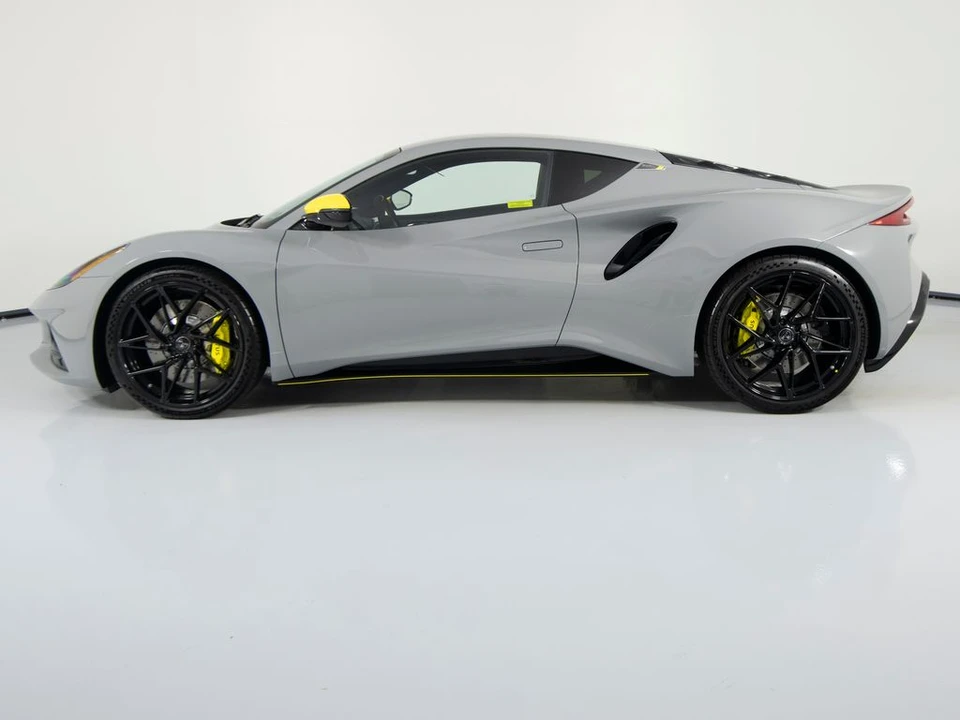 2026 Lotus Emira - Image 8 of 31