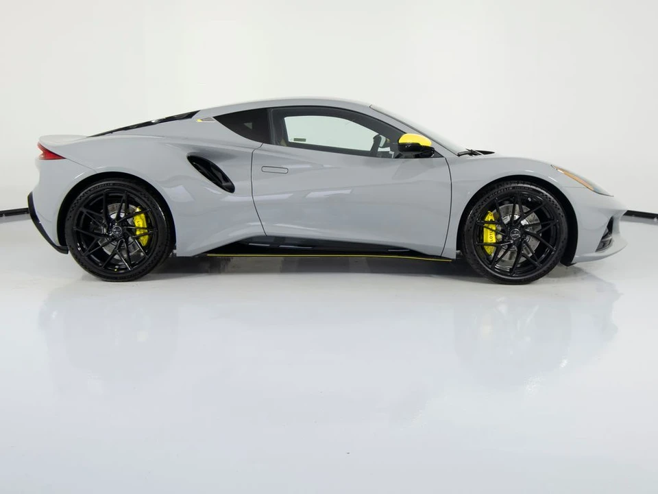 2026 Lotus Emira - Image 4 of 31