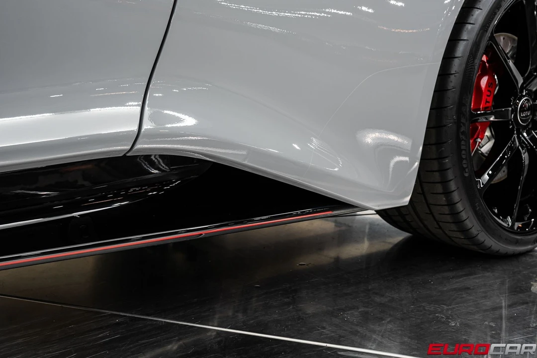 2026 Lotus Emira - Image 16 of 31