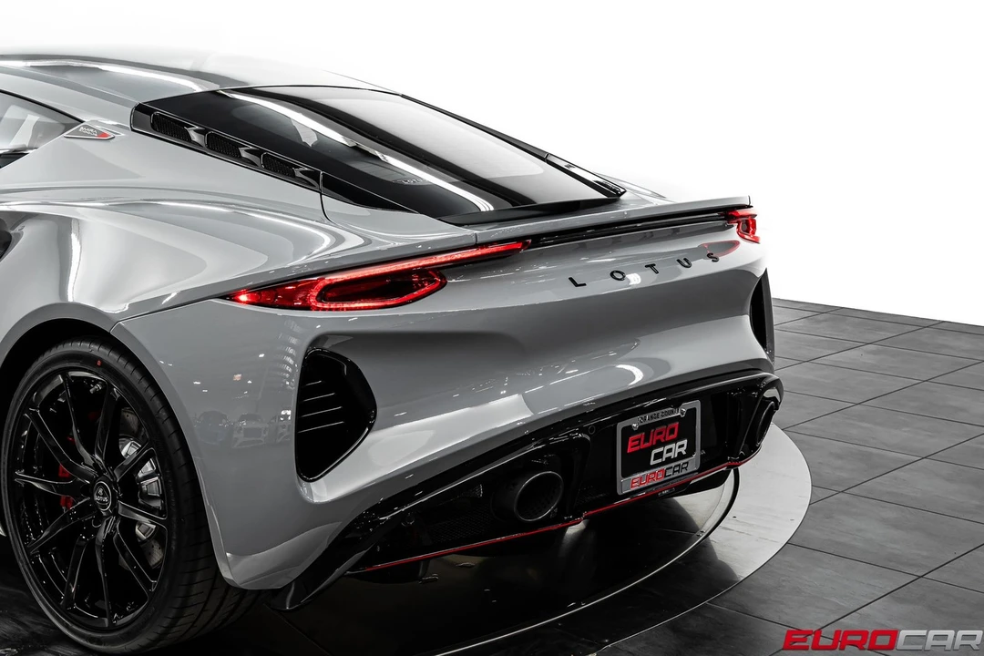 2026 Lotus Emira - Image 18 of 31