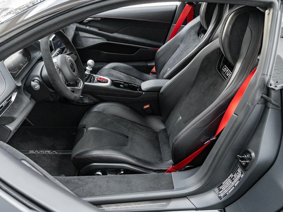 2026 Lotus Emira - Image 28 of 31