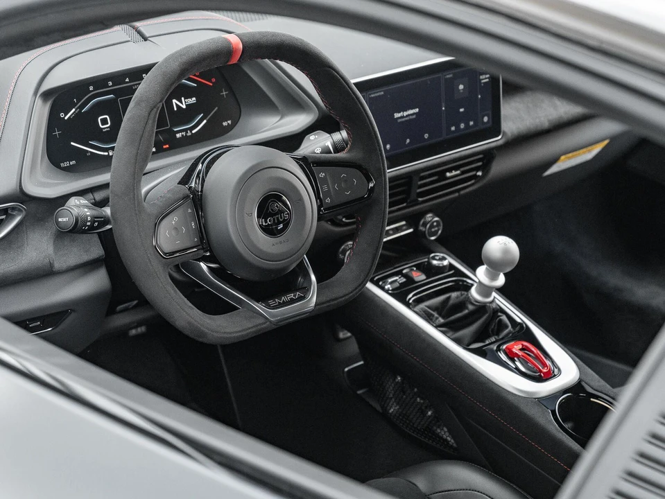 2026 Lotus Emira - Image 20 of 31