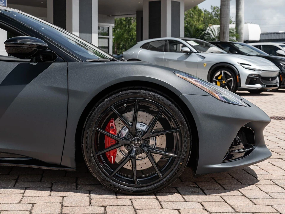 2026 Lotus Emira - Image 29 of 31