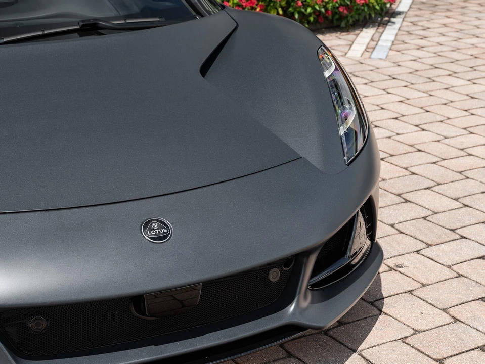 2026 Lotus Emira - Image 11 of 31