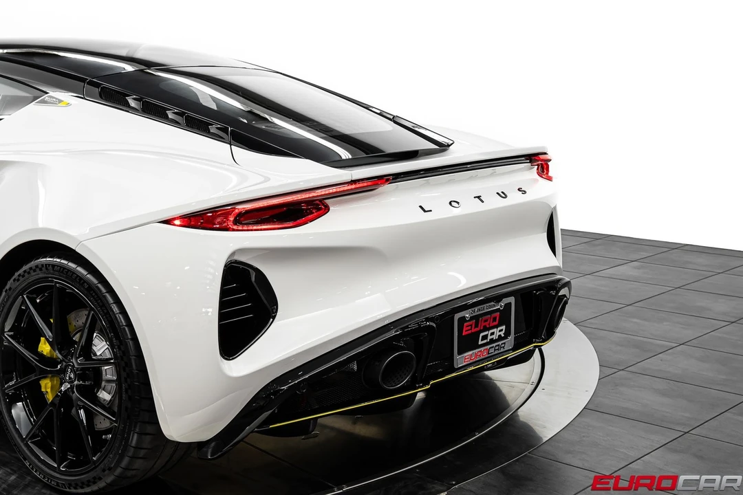 2026 Lotus Emira - Image 18 of 31