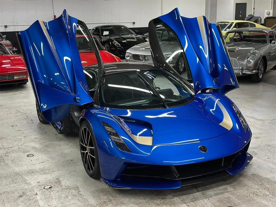 2026 Lotus Evija - Image 15 of 31