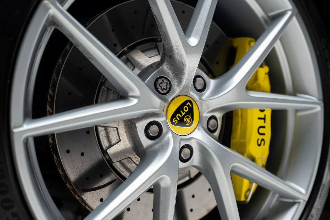 2026 Lotus Evora - Image 22 of 31