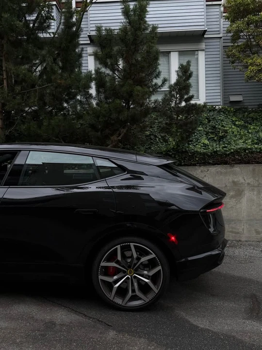 2026 Lotus Eletre - Image 7 of 19