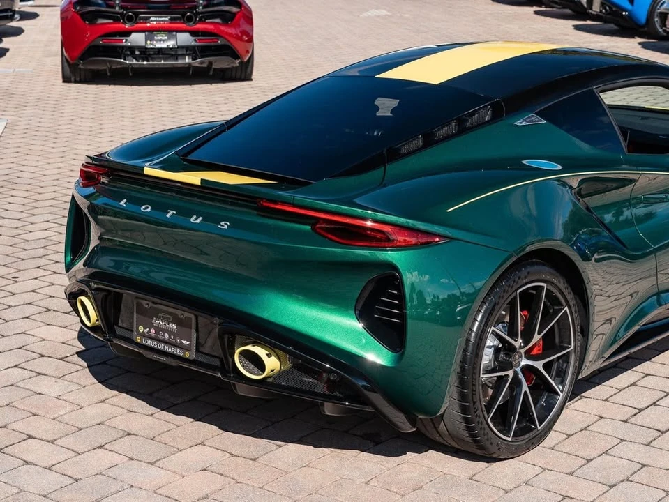 2026 Lotus Emira - Image 13 of 20
