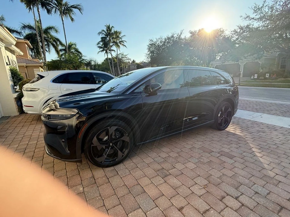 2026 Lucid Air - Image 18 of 21