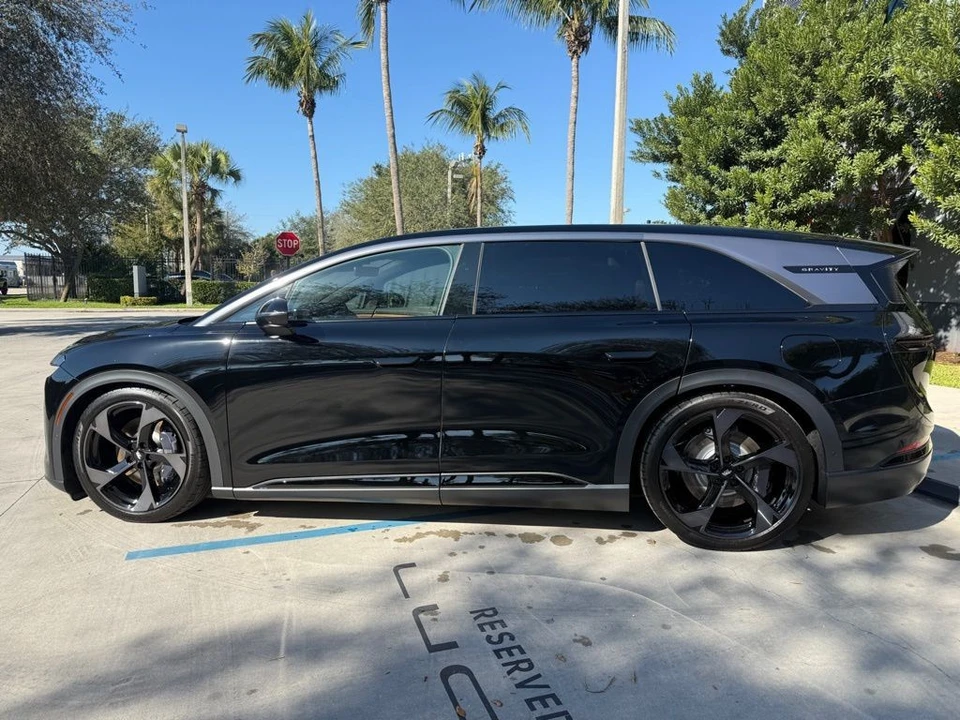 2026 Lucid Air - Image 2 of 21