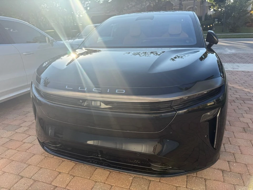 2026 Lucid Air - Image 16 of 21