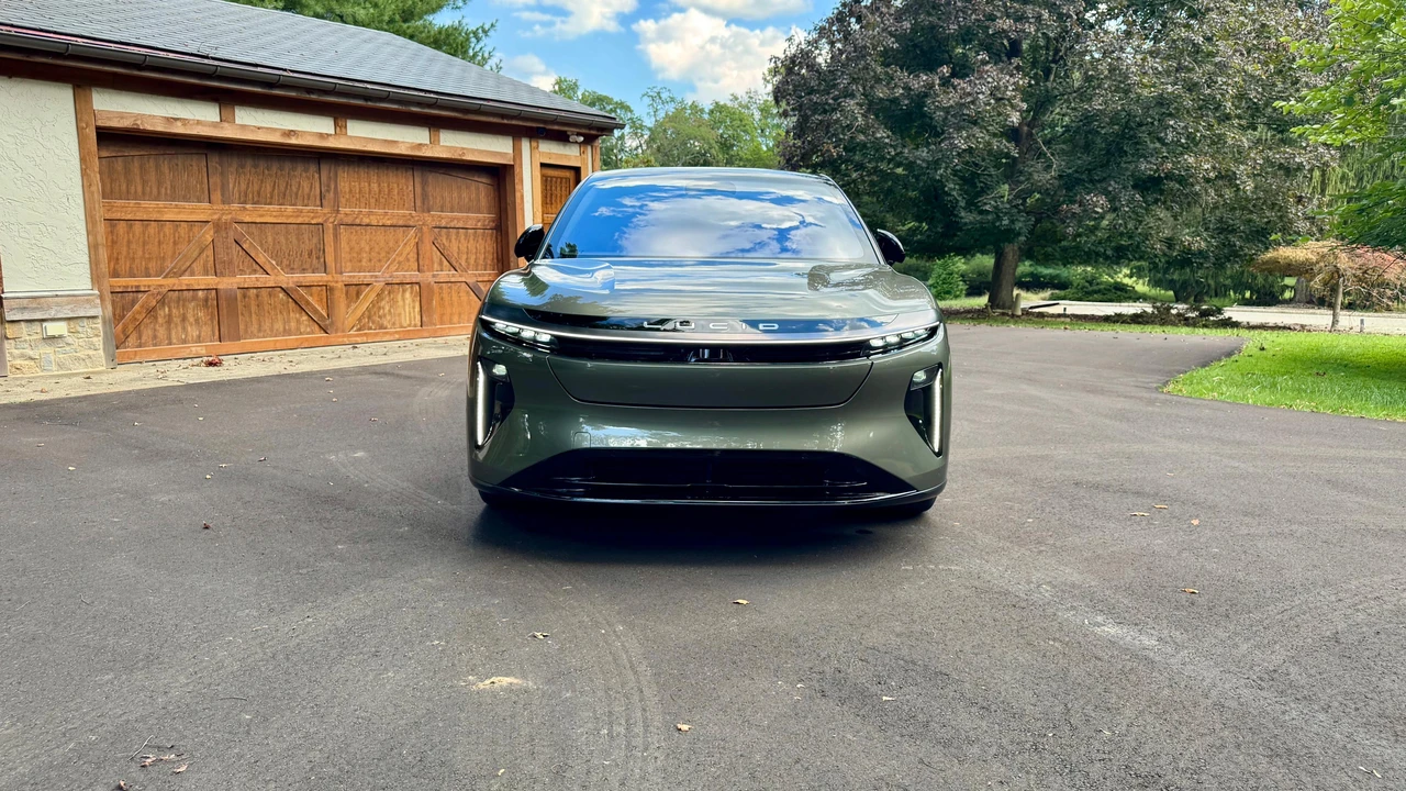 2026 Lucid Gravity - Image 6 of 31