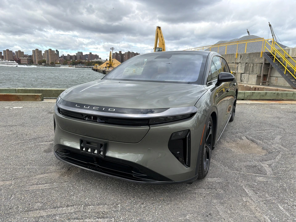 2026 Lucid Gravity - Image 6 of 31