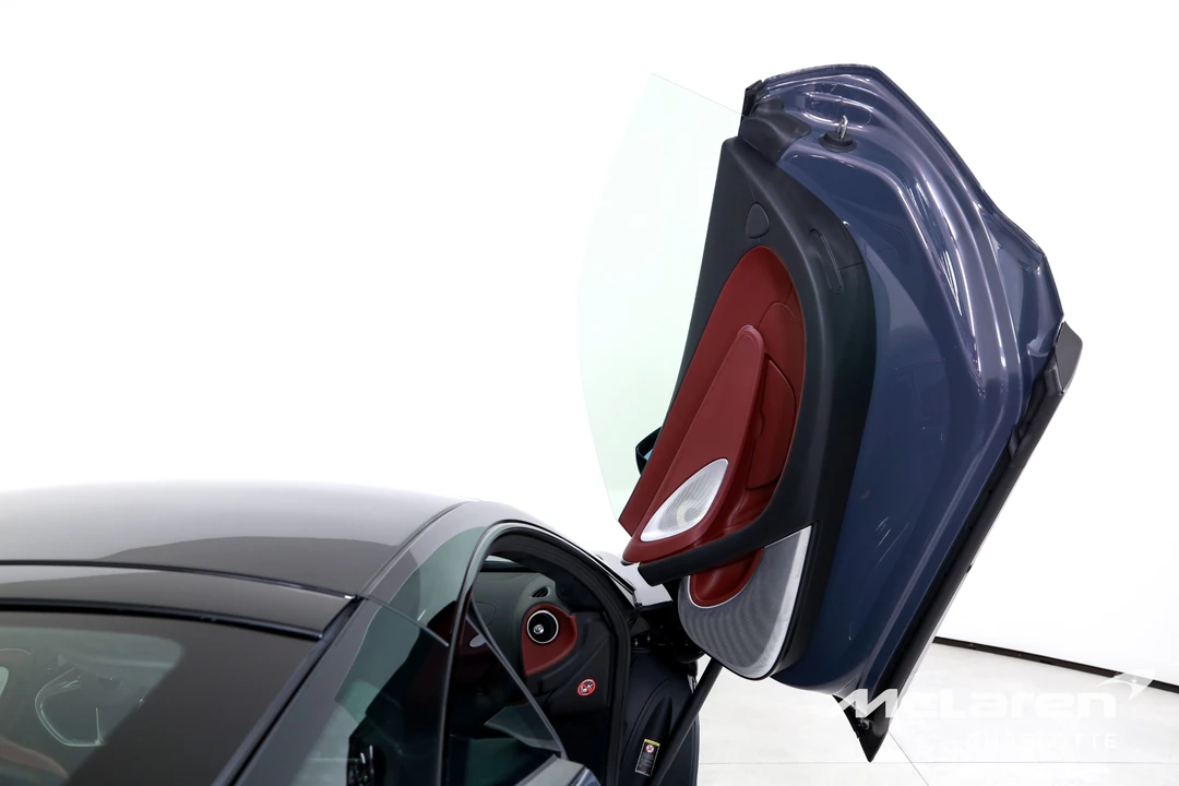 2027 McLaren GT - Image 19 of 31