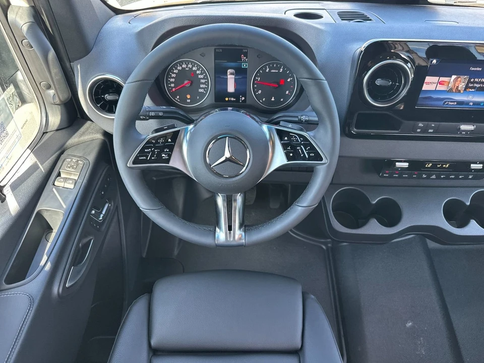 2026 Mercedes-Benz VS30 Sprinter - Image 14 of 21