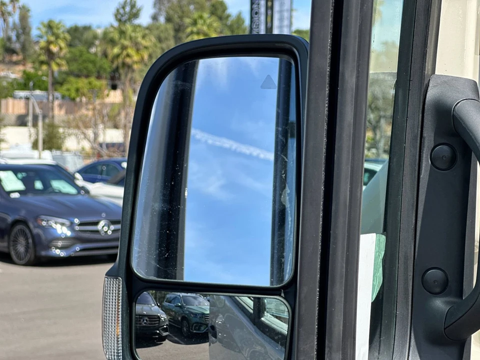 2026 Mercedes-Benz VS30 Sprinter - Image 9 of 21