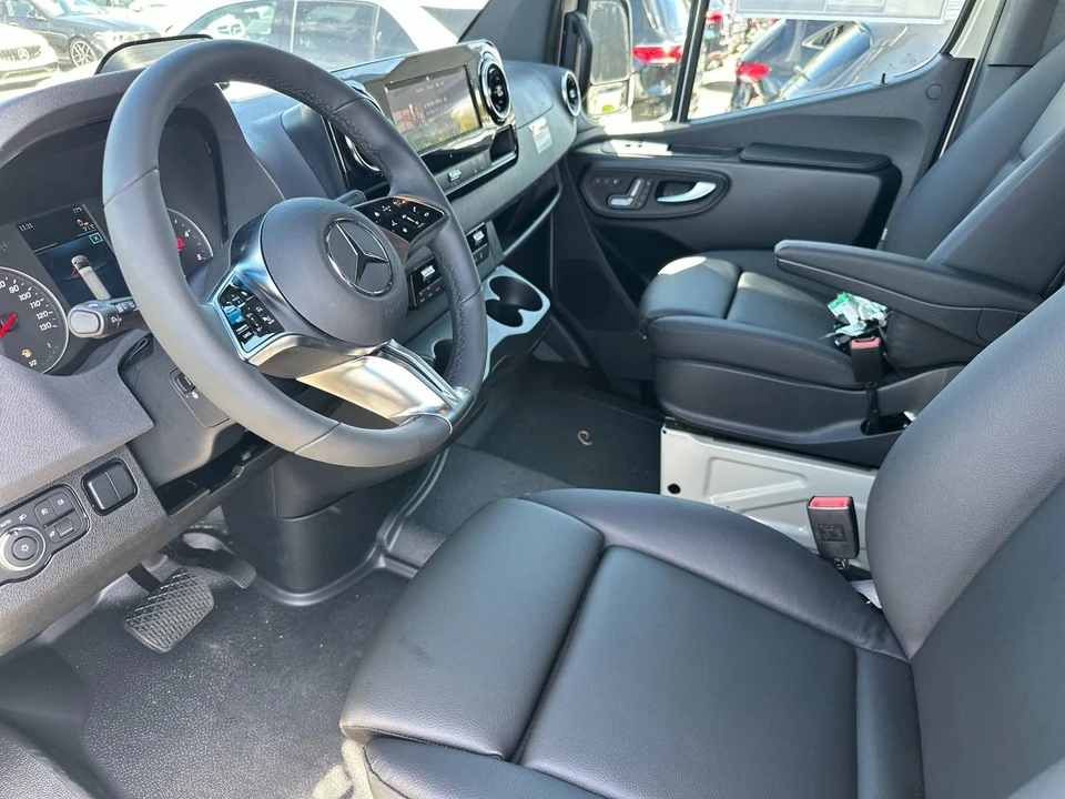 2026 Mercedes-Benz VS30 Sprinter - Image 10 of 21