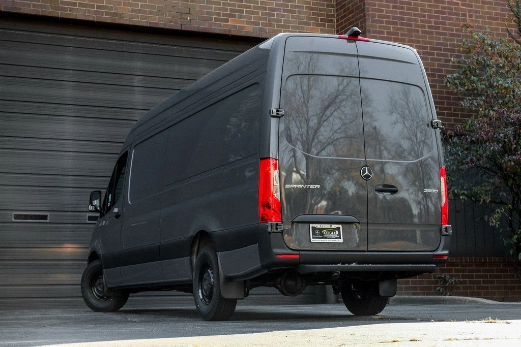 2026 Mercedes-Benz VS30 Sprinter - Image 2 of 21